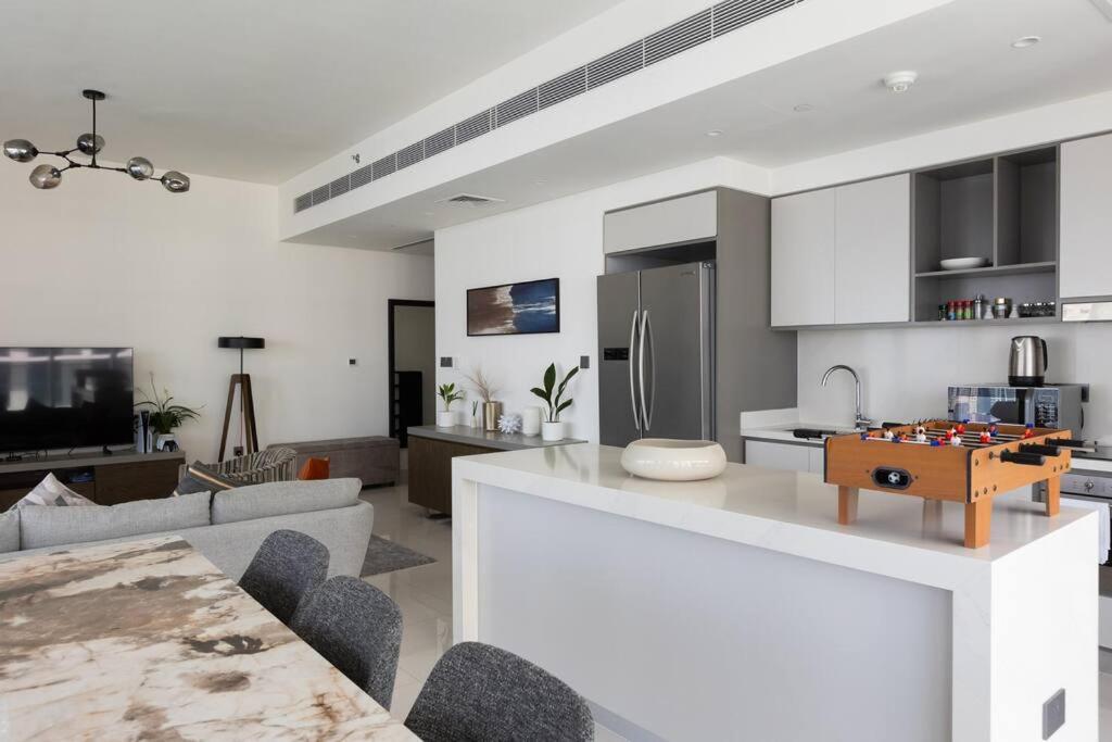 New 3bdr In Sunrise Bay With Own Apartment *