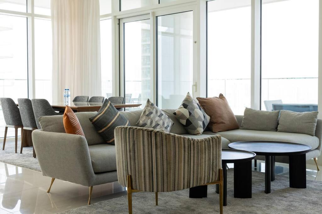 New 3bdr In Sunrise Bay With Own Apartment