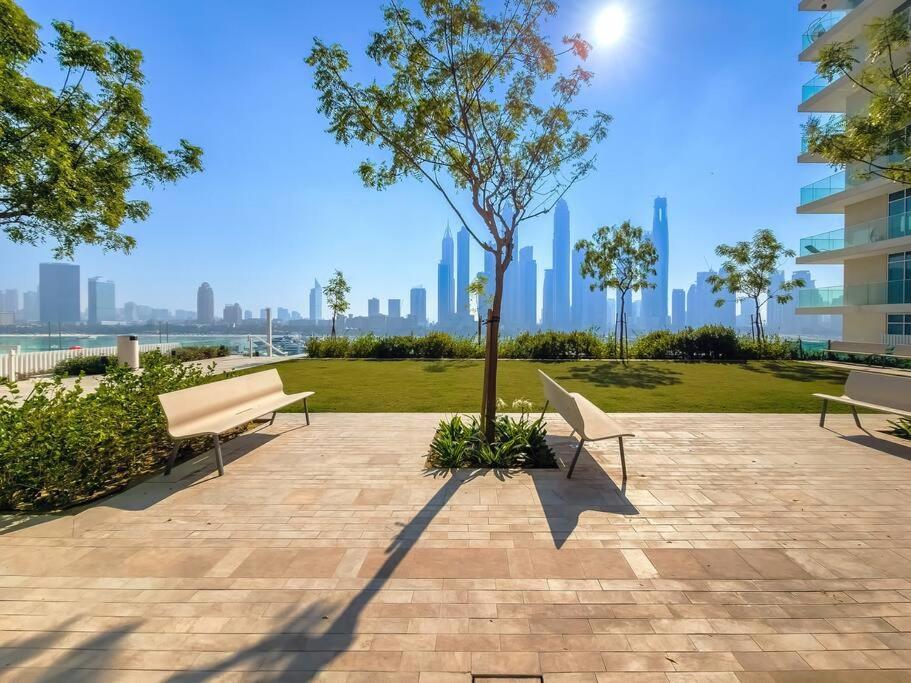 New 3bdr In Sunrise Bay With Own Apartment