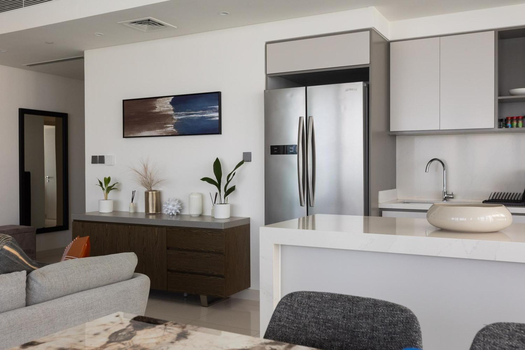 New 3bdr In Sunrise Bay With Own Apartment