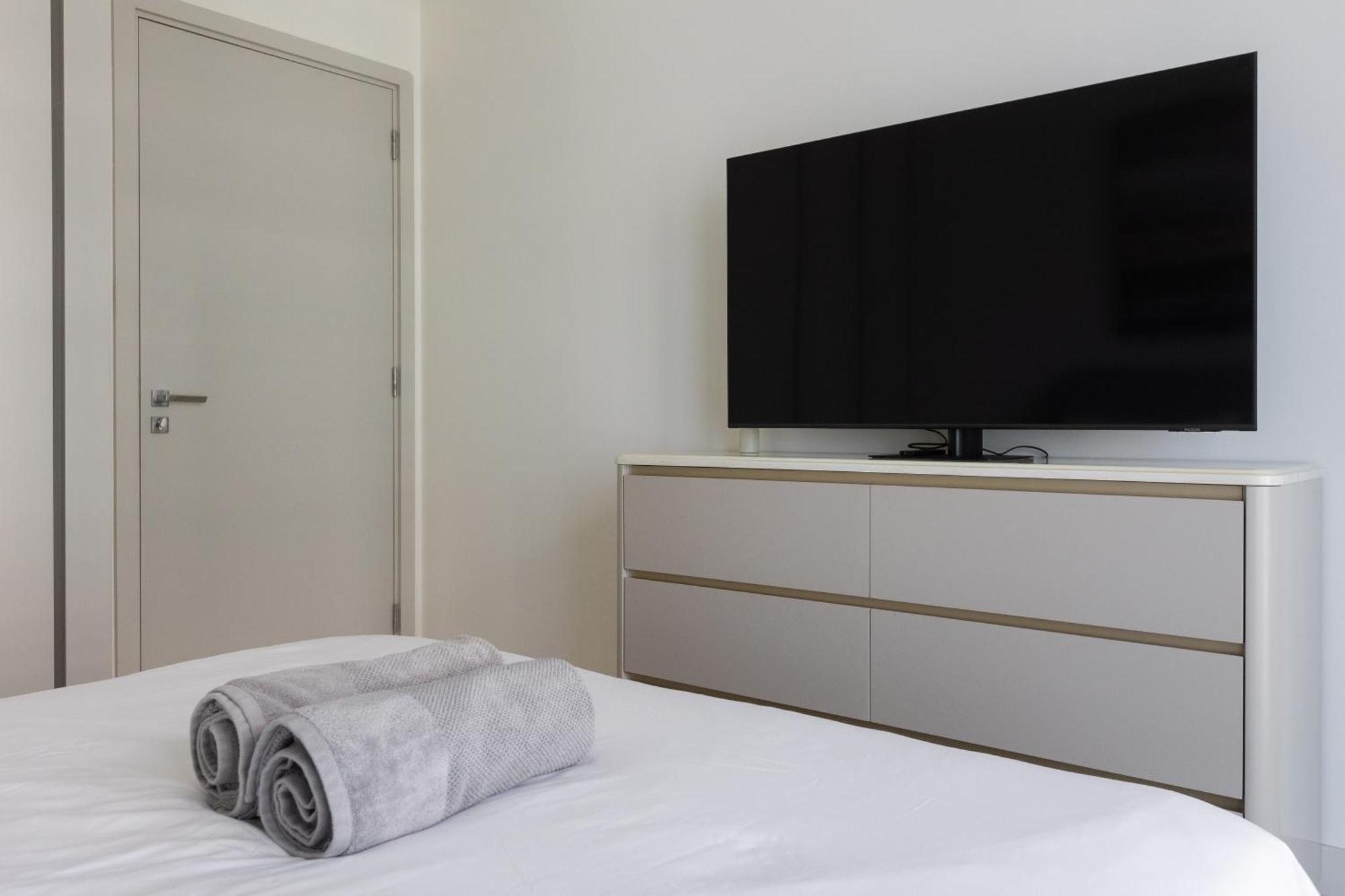 Apartment New 3bdr In Sunrise Bay With Own *