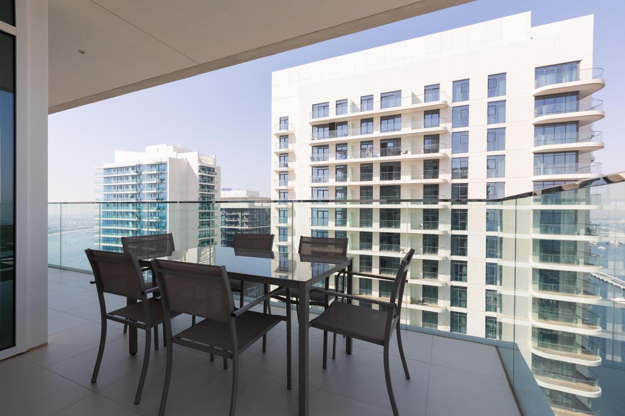 New 3bdr In Sunrise Bay With Own