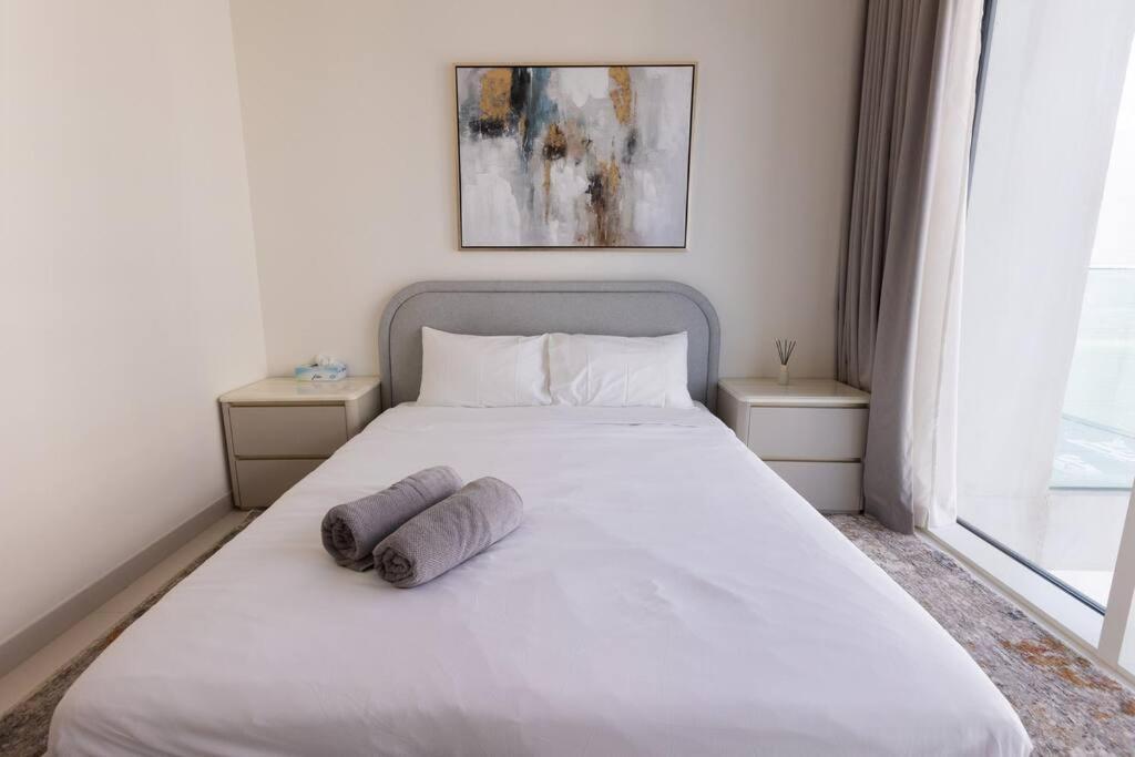 New 3bdr In Sunrise Bay With Own Apartment