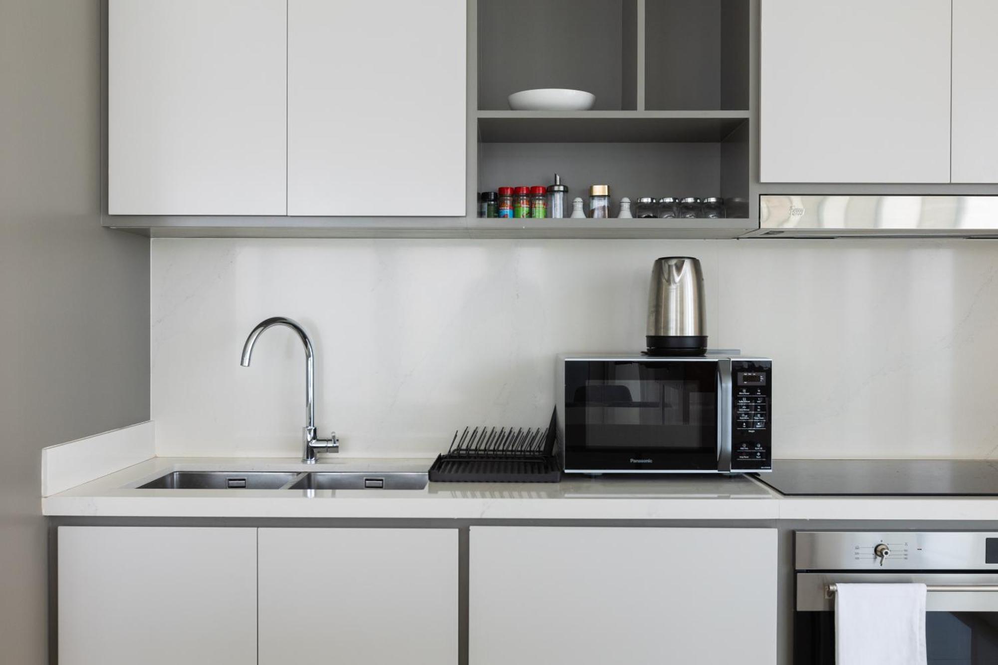 New 3bdr In Sunrise Bay With Own Apartment *