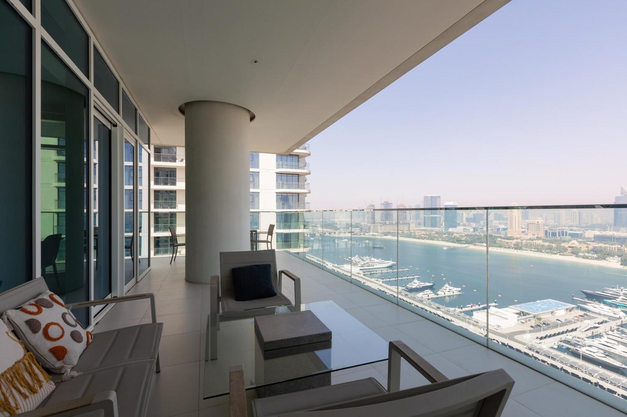 New 3bdr In Sunrise Bay With Own Apartment