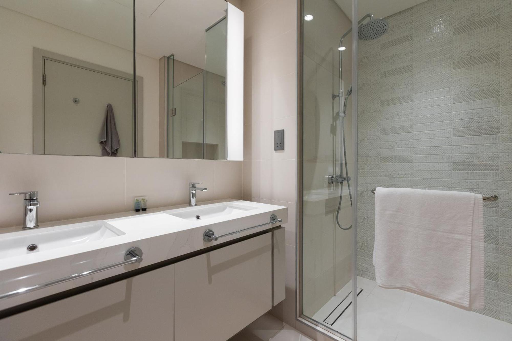 Apartment New 3bdr In Sunrise Bay With Own *
